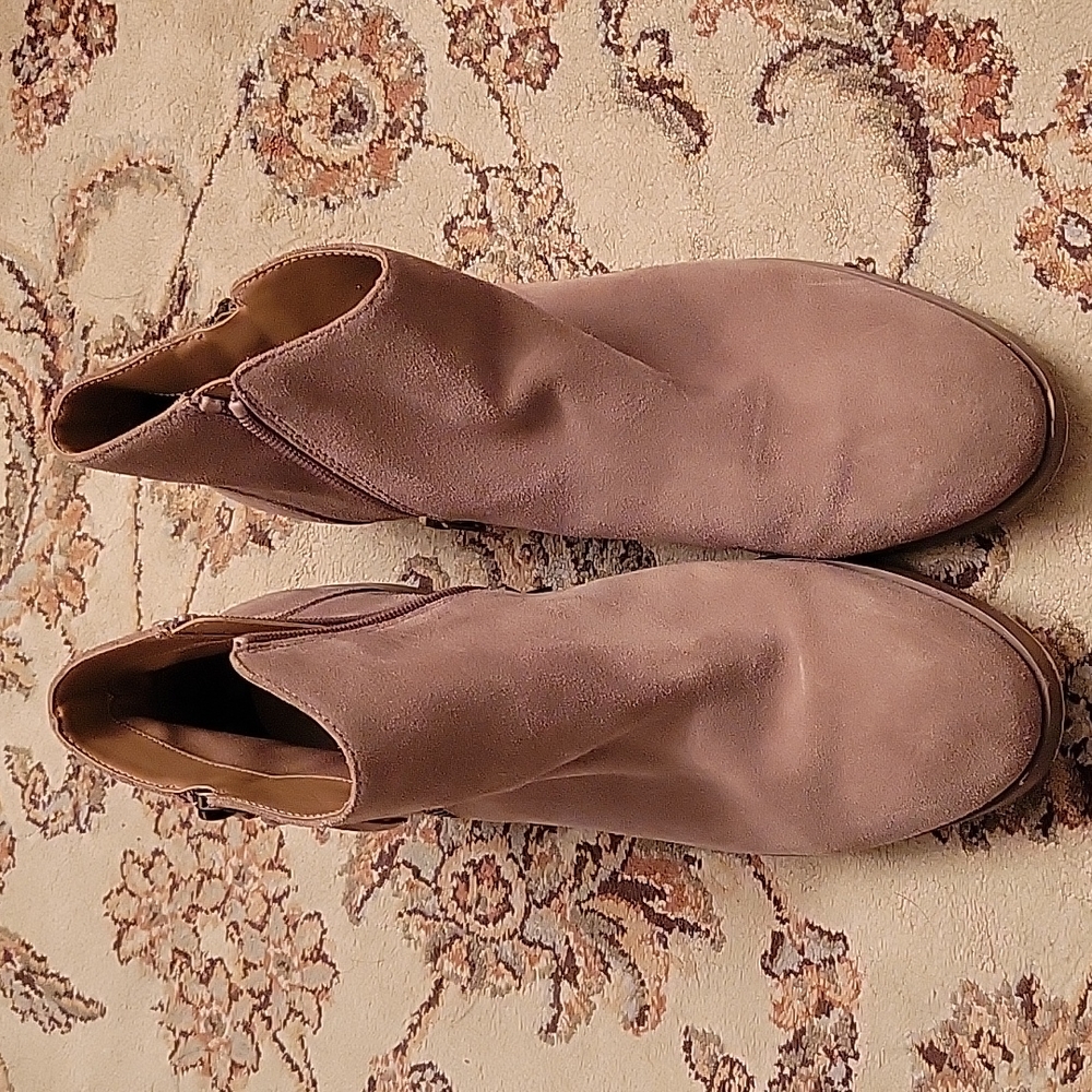 Sole Society womens booties. Great condition. Size 9.5